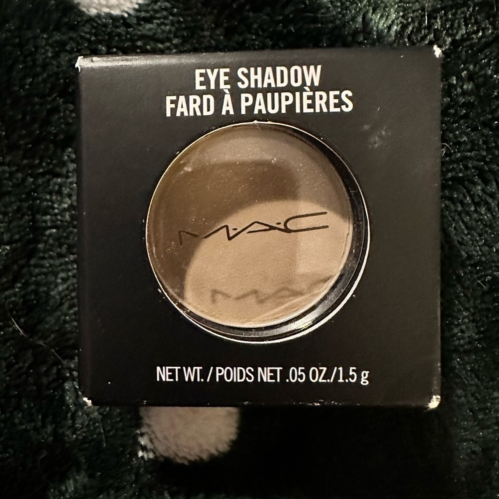 MAC Matte Shadow-Omega Matte - Picture 3 of 7